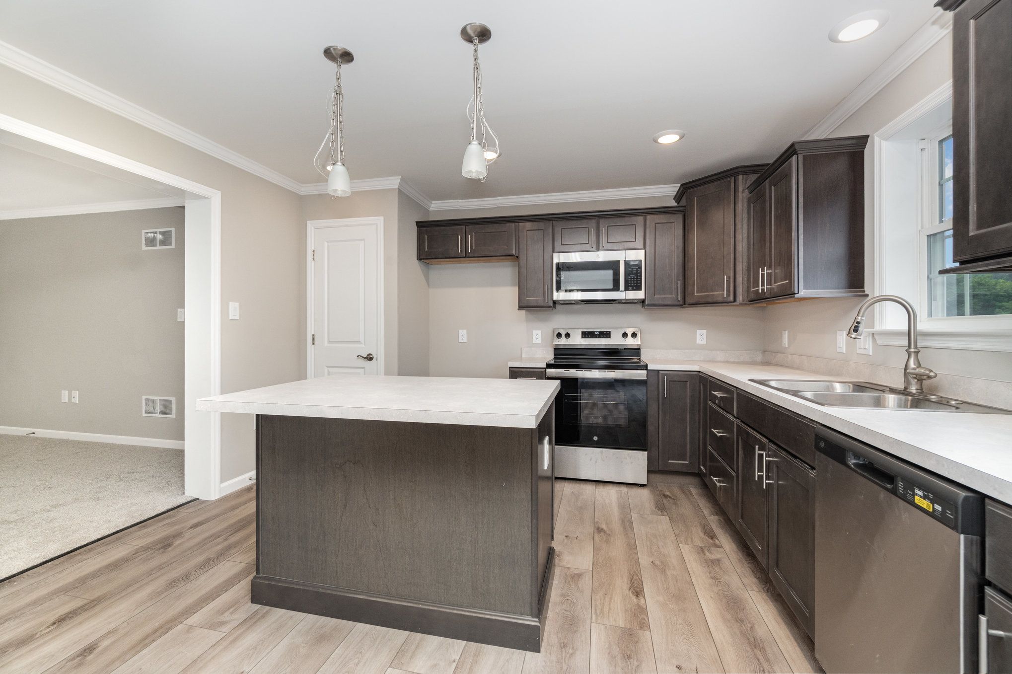 011_auburn_9-edit_595© ReeseCustomBuilders