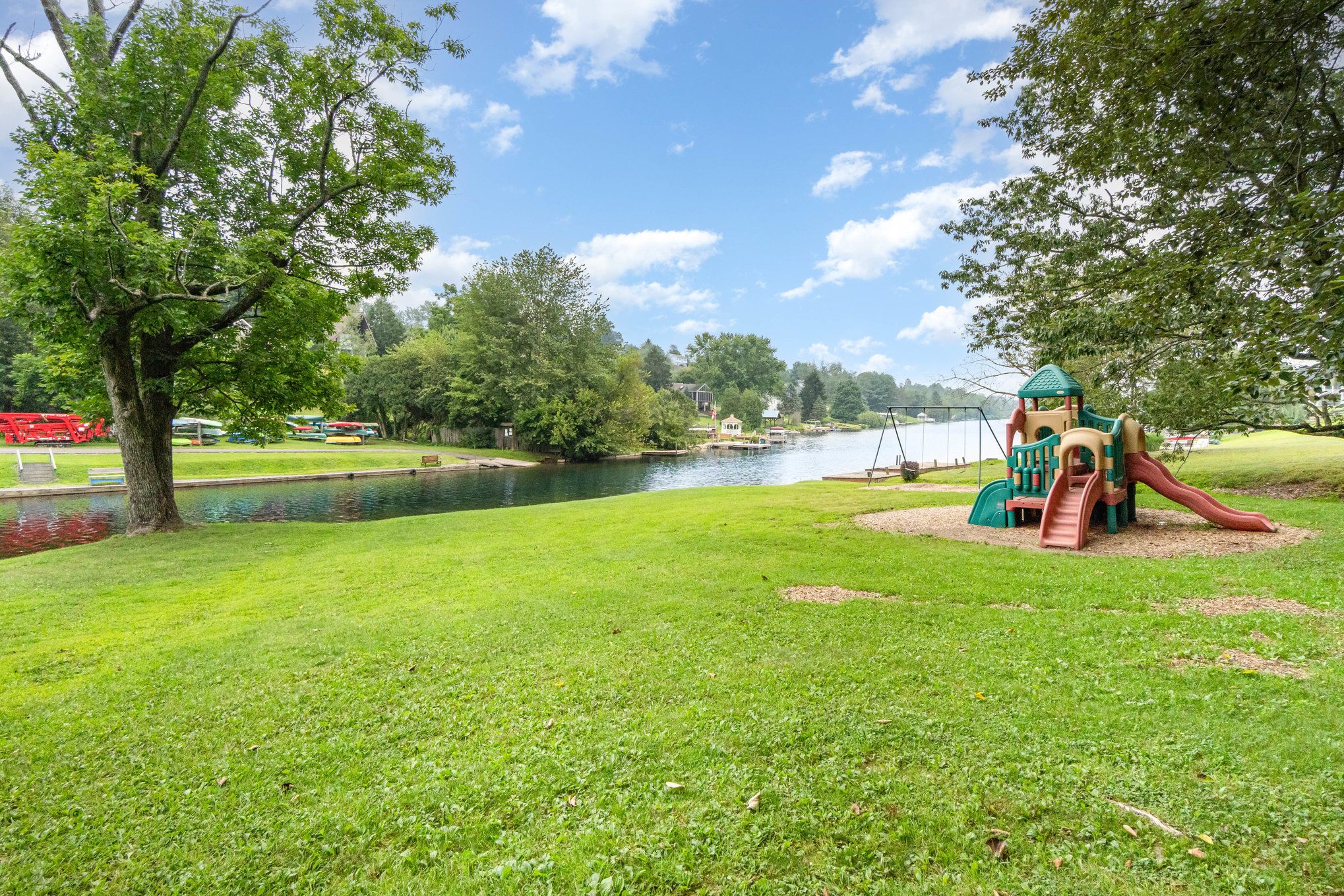 042_neighborhood_9-edit_877© ReeseCustomBuilders